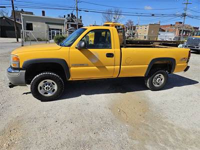 2005 GMC Sierra Truck