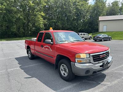 2004 GMC Sierra 1500 Extended Cab 4x4 Pickup Truck