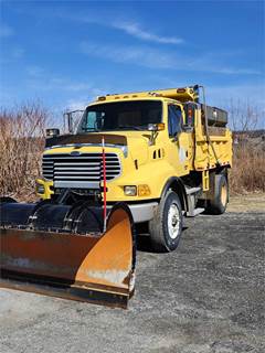 2007 Sterling L8500 Plow / Spreader Truck
