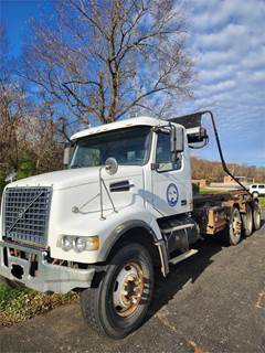 2007 Volvo VHD Roll Off Truck