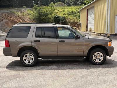 2002 Ford Explorer XLS 4D