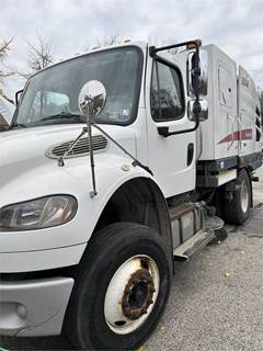 2013 Elgin Broom Bear Street Sweeper