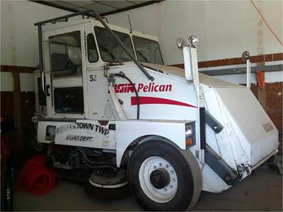 2006 Elgin Pelican Sweeper Truck
