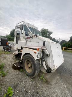 1986 Elgin Premier Sweeper