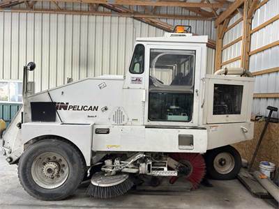 1994 Elgin Pelican Series P Sweeper Truck