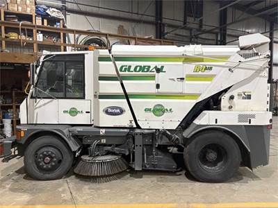 2019 Global R4 Air Street Sweeper