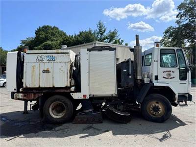 2005 Sterling SC8000 Street Sweeper Truck