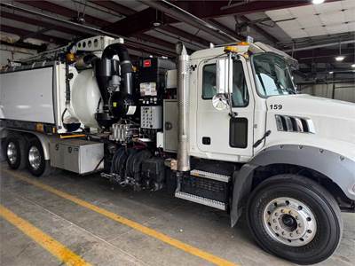2019 Aquatech 10YD Combination Sewer Truck on a Mack Chassis