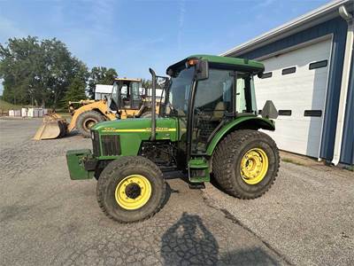 2001 John Deere 5520 Tractor