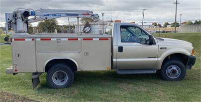 2001 Ford F-350 Super Duty with Crane
