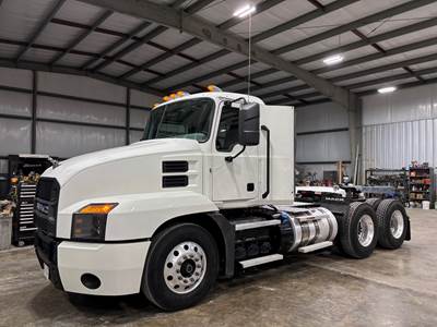 2021 Mack Anthem Day Cab Truck ***54k miles***