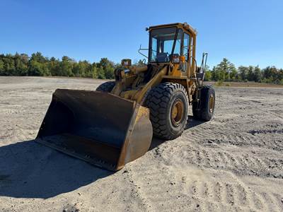 1987 Komatsu WA380-1 Wheel Loader - Bucket