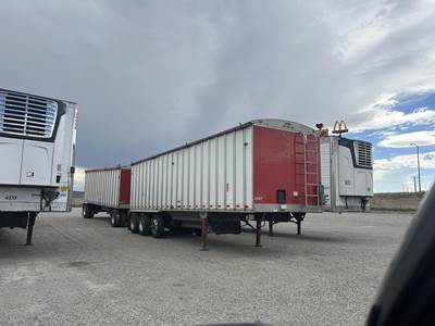 Western 32ft Hopper / Grain Trailer - Air Ride