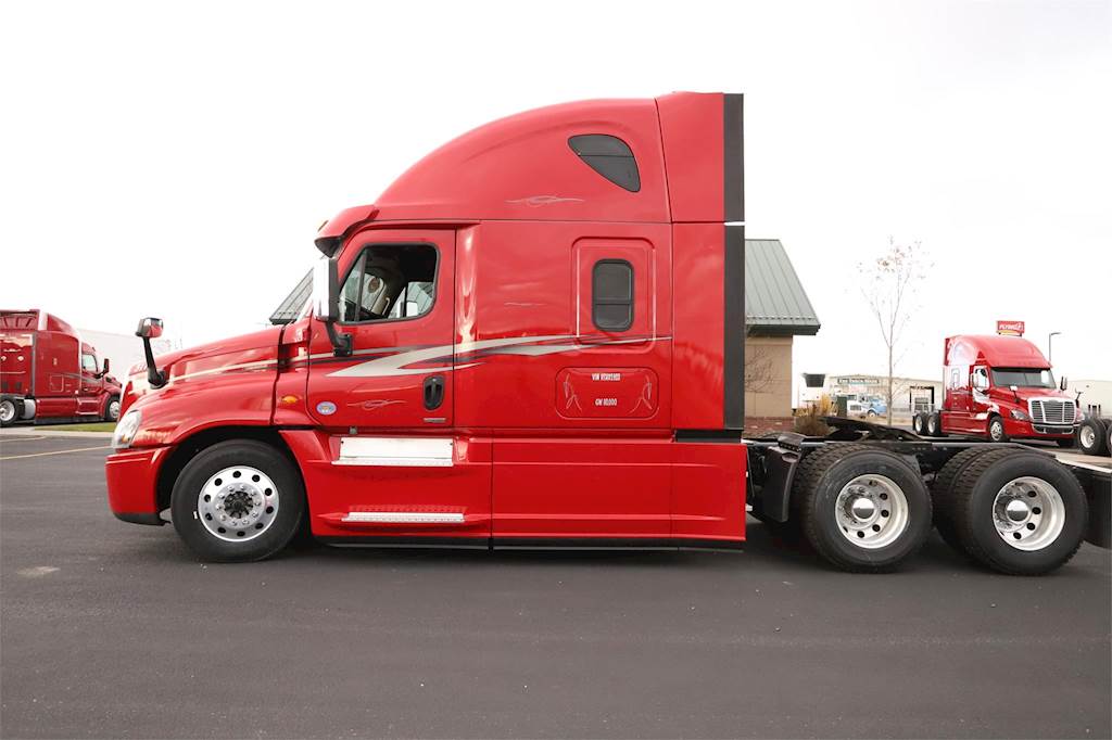 2017 Freightliner Cascadia 125 Sleeper Semi Truck For Sale, 392,672