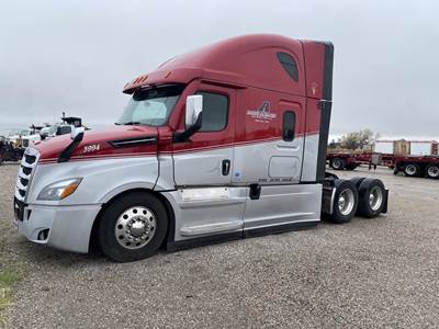 Freightliner Cascadia 126 Sleeper Semi Truck - 72" Raised Roof Sleeper, Detroit 455HP, Amt
