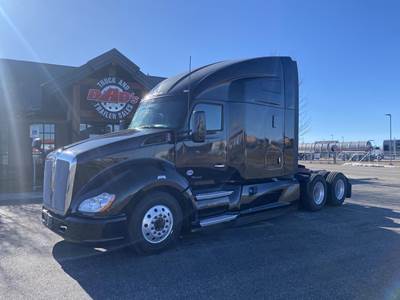 Kenworth T680 Sleeper Semi Truck - 76" Raised Roof Sleeper, Cummins 450HP, 12 Speed Endurant Amt