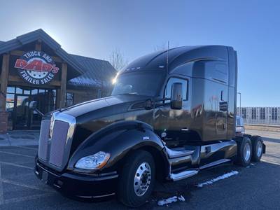 Kenworth T680 Sleeper Semi Truck - 76" Raised Roof Sleeper, Cummins 450HP, 12 Speed Endurant Amt