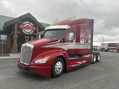 Kenworth T680 Sleeper Semi Truck - Raised Roof Sleeper, Paccar 455HP, Amt