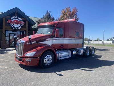Peterbilt 579 Sleeper Semi Truck - Mid Roof Sleeper, Paccar 510HP, 13 Speed Manual