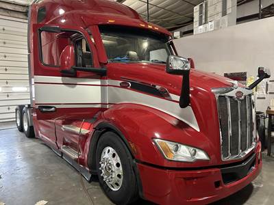 Peterbilt 579 Sleeper Semi Truck - Raised Roof Sleeper, Cummins 500HP, 13 Speed Manual