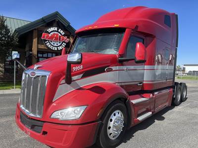 Peterbilt 579 Sleeper Semi Truck - 80" Raised Roof Sleeper, Paccar 455HP, 12 Speed Dt12 Amt