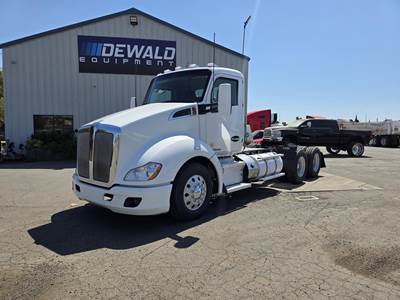 Kenworth T680 Day Cab Truck - Paccar 455HP, 13 Speed Manual