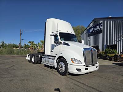 Kenworth T680 Day Cab Truck - Paccar 455HP, 13 Speed Manual