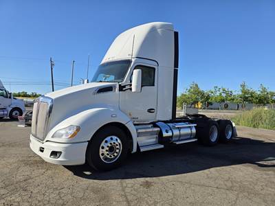 Kenworth T680 Day Cab Truck - Paccar 455HP, 13 Speed Manual