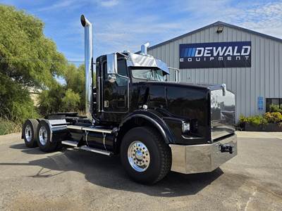 Kenworth T800 Day Cab Truck - Caterpillar 550HP, 18 Speed Manual