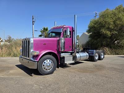 Peterbilt 388 Day Cab Truck - Cummins 455HP, 18 Speed Manual