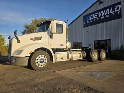 Peterbilt 579 Day Cab Truck - Paccar 455HP, 10 Speed Smart Advantage Amt