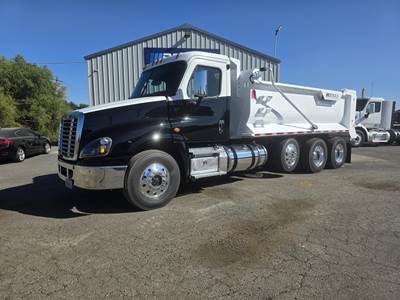 Freightliner Cascadia 125 Tri Axle Dump Truck - Cummins 450HP, 10 Speed Manual, 17' Dump