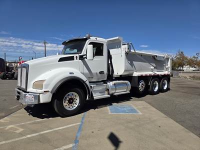 Kenworth T880 Tri Axle Dump Truck - Cummins 450HP, 13 Speed Manual, 17' Dump