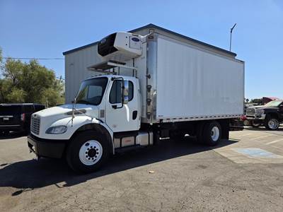 Freightliner M2 106 20 ft Refrigerated Truck - 220HP, 6 Speed Allison Rds Automatic, Carrier