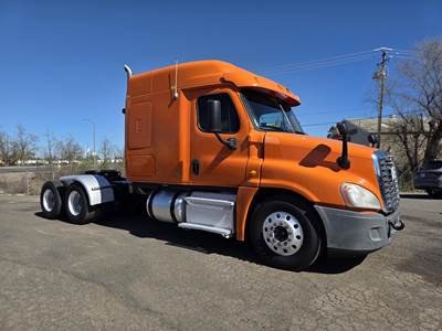 Freightliner Cascadia 125 Sleeper Semi Truck - Mid Roof Sleeper, Detroit 450HP, 10 Speed Manual