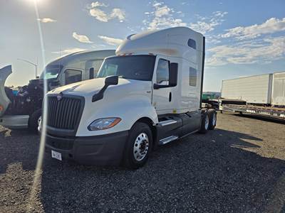 International LT Sleeper Semi Truck - Raised Roof Sleeper, Cummins 400HP, 12 Speed Amt