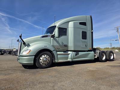 Kenworth T680 Sleeper Semi Truck - Raised Roof Sleeper, Paccar 455HP