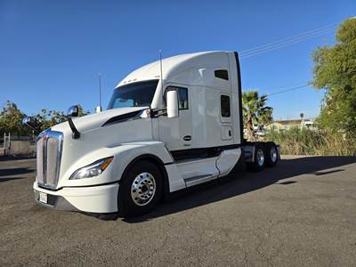 Kenworth T680 Sleeper Semi Truck - 76" Raised Roof Sleeper, Cummins 500HP, 12 Speed Endurant Amt