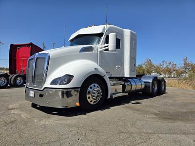 Kenworth T680 Sleeper Semi Truck - 40" Flat Top Sleeper, Paccar 455HP, 12 Speed Endurant Amt