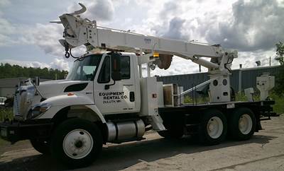 2000 International 4900 4X2 Digger Derrick Truck - DT530E Engine - Allison Automatic - Terex Commander C4047 with Auger, Turret Winch & Pole Claw