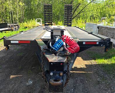 2009 Jacobsen J40 Deck-Over 20 Ft Deck + 5 Ft Beavertail 40,000 Lb. GVWR Equipment Transport Trailer Tandem Axle w/Air Brakes