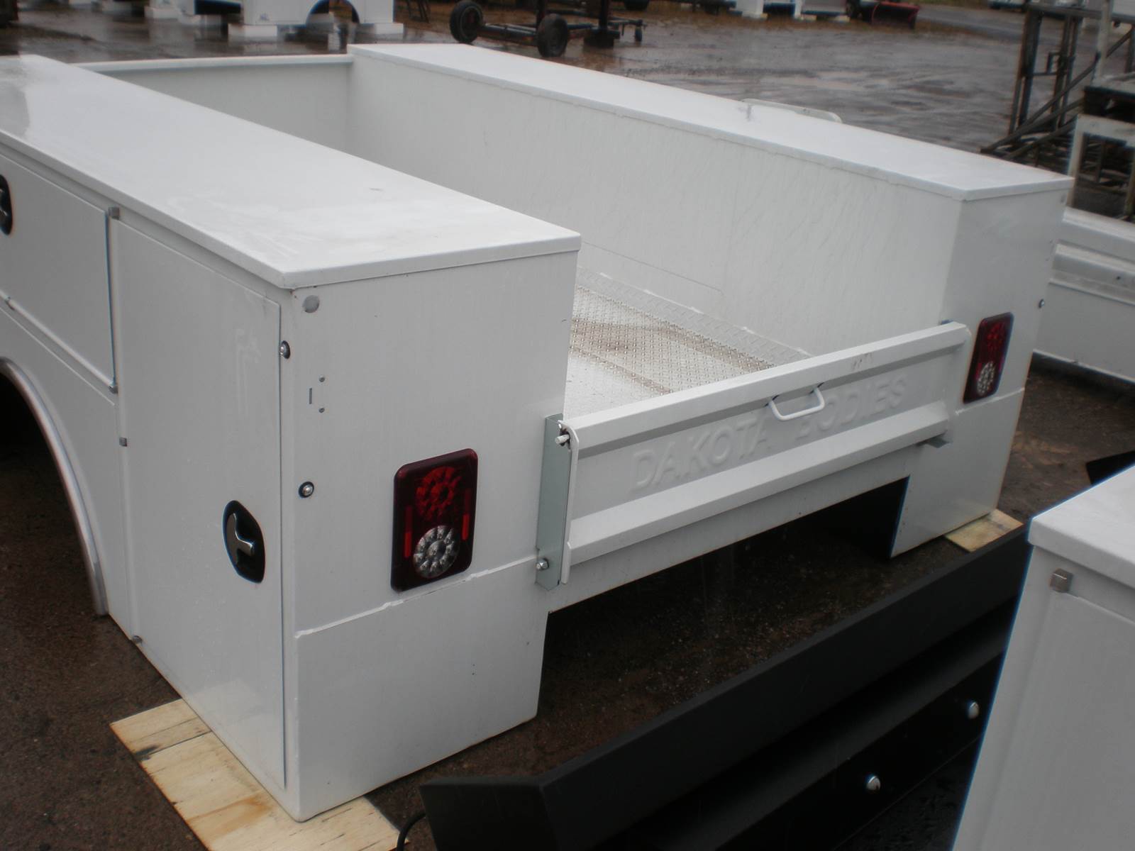 2021 Dakota Bodies model SBA11094VVSSG2 Aluminum Service Truck Utility