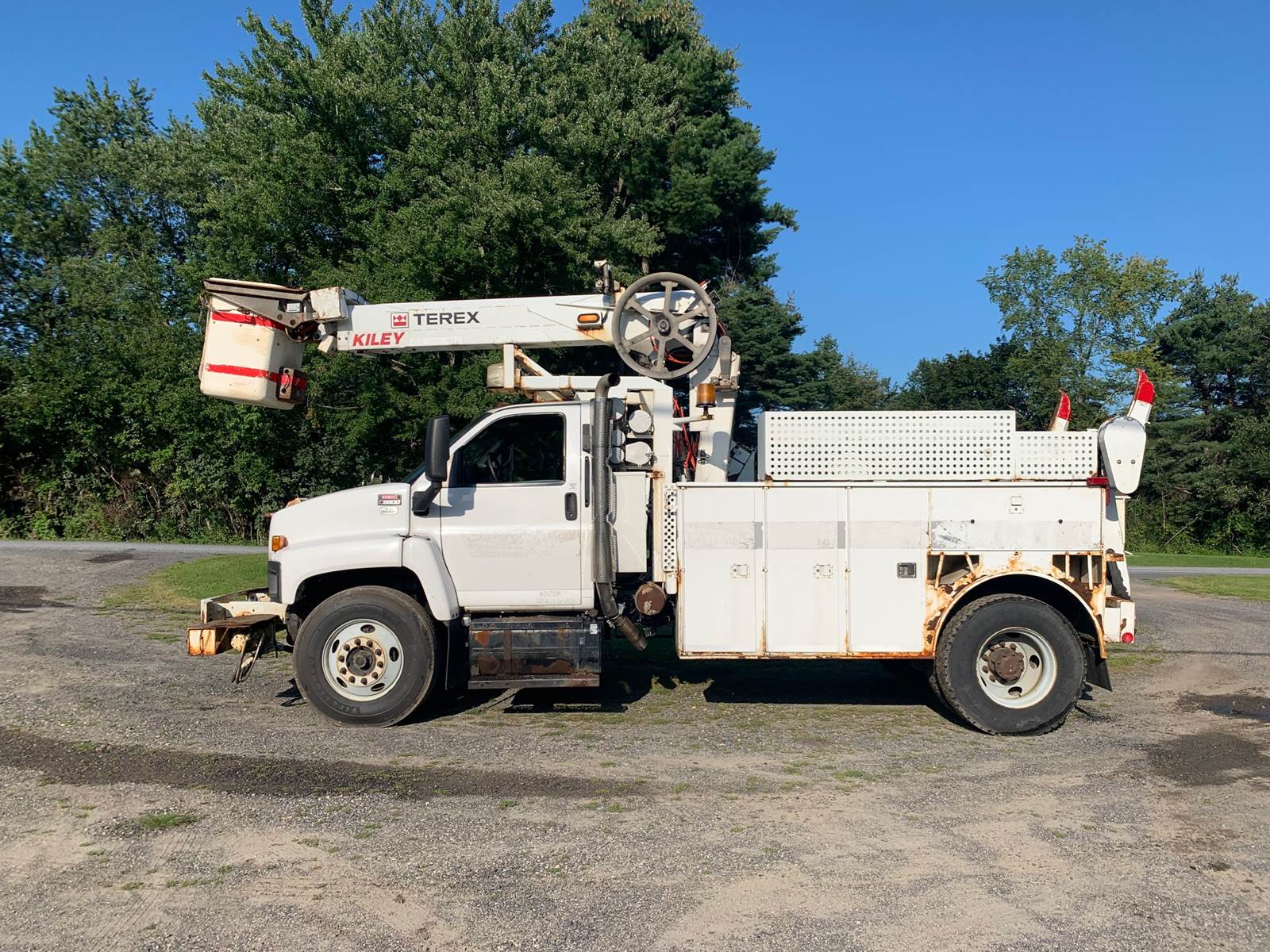 2008 GMC C8500 Boom / Bucket Truck Terex TCP40 Bucket For Sale