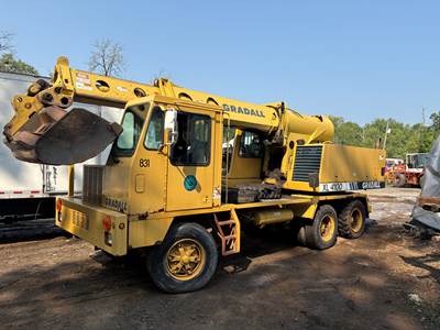 2003 Gradall XL 4100 II Backhoe - Bucket