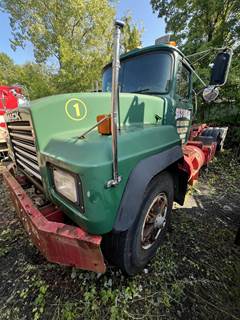 Mack RD690S Tandem Axle Cab & Chassis Truck - E7, 300HP, Manual