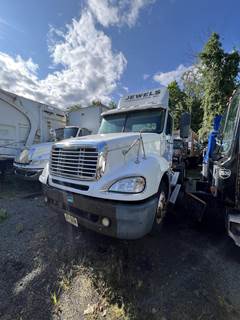 Freightliner Columbia 120 Day Cab Truck - Detroit, 10 Speed Manual