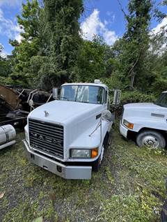 Mack CH612 Single Axle Day Cab Truck - E7-300 300HP, 10 Speed Manual