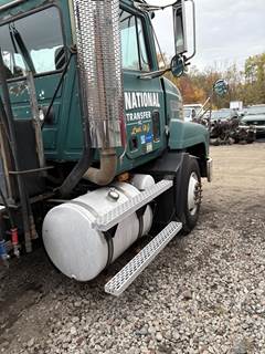 Mack CH613 Day Cab Truck - 400HP, 10 Speed Manual