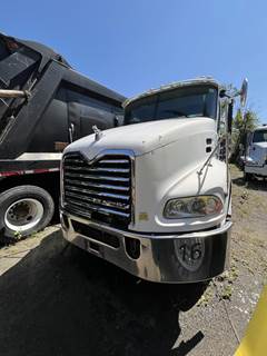Mack Pinnacle CXU613 Day Cab Truck - MP8 435HP, 10 Speed Manual