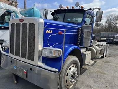 Peterbilt 389 Day Cab Truck - Cummins 485HP, 18 Speed Manual